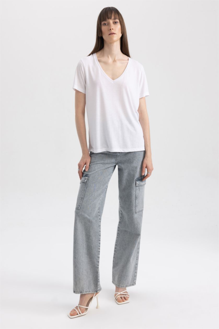 حريمي أبيض تيشيرت نص كم ورقبة V قصة عادية