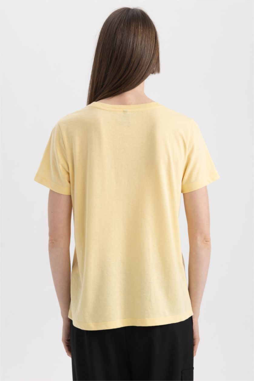 نساء أصفر فاتح تيشيرت قطن قصة عادية برقبة مستديرة