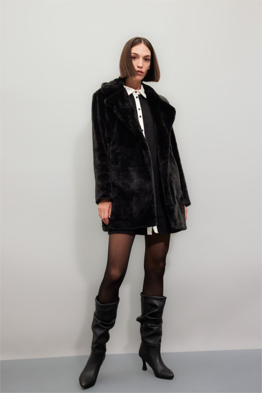 Kadın Siyah Uzun Pelüş Kaban Oversize Geniş Kalıp Çıtçıt Kapamalı Cepli 