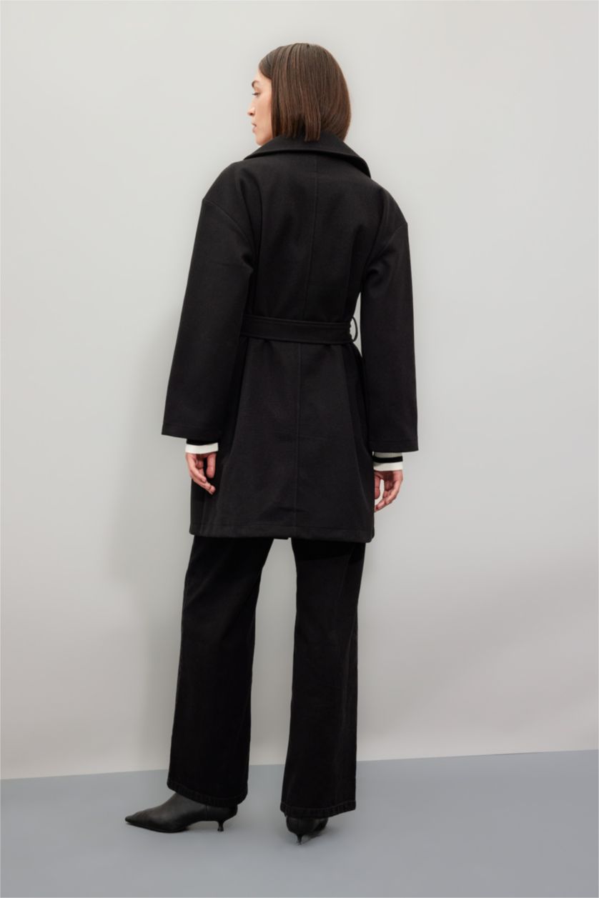 Kadın Siyah Uzun Pelüş Kaban Oversize Geniş Kalıp Çıtçıt Kapamalı Cepli 