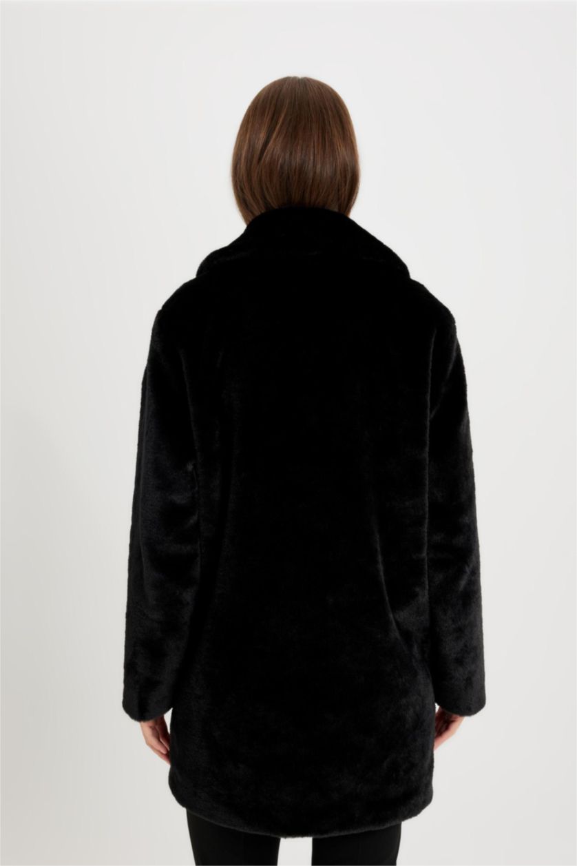 Kadın Siyah Uzun Pelüş Kaban Oversize Geniş Kalıp Çıtçıt Kapamalı Cepli 