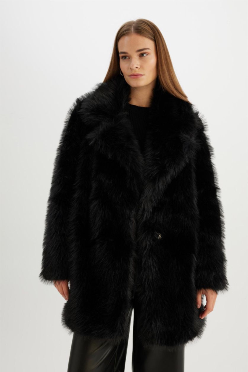 Kadın Siyah Uzun Pelüş Kaban Oversize Geniş Kalıp Çıtçıtlı