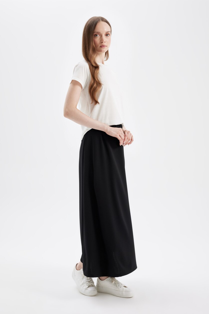 WOMAN Black A Cut