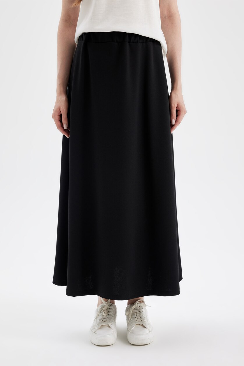 WOMAN Black A Cut