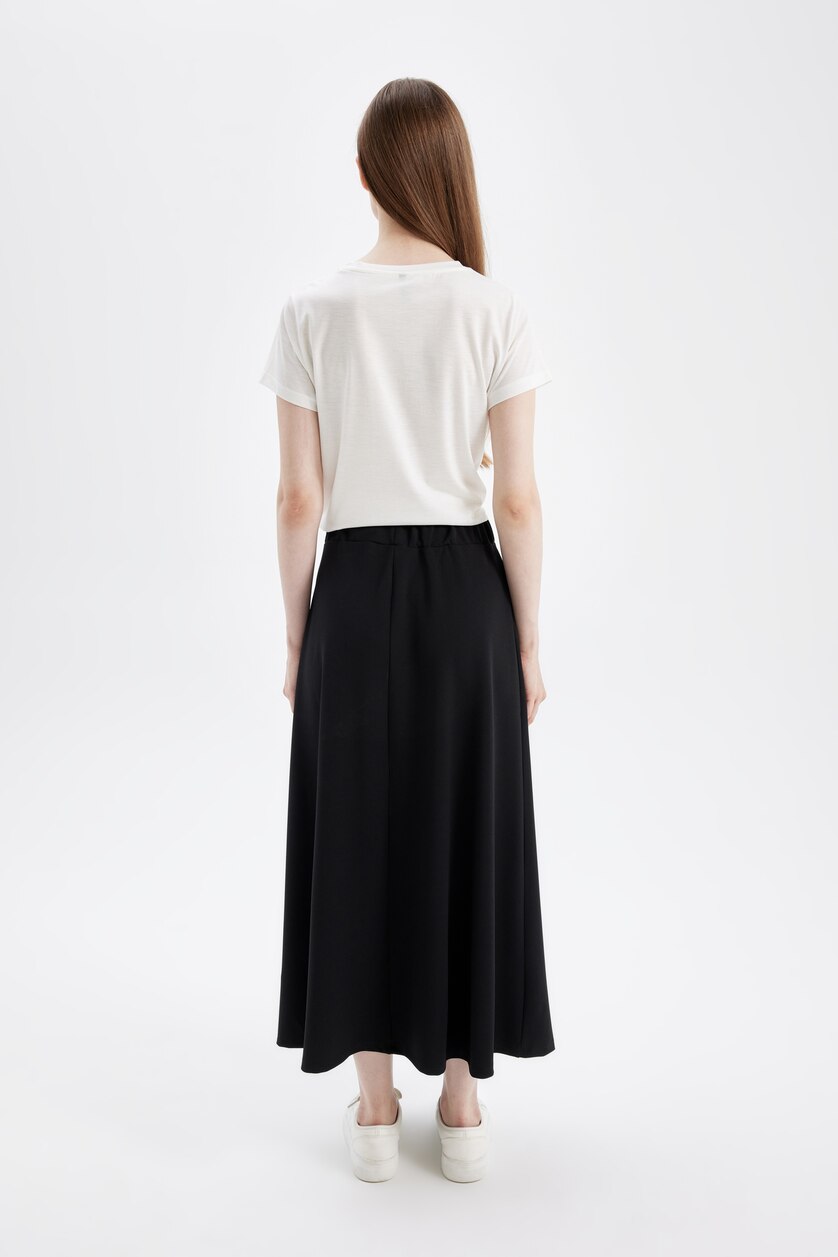 WOMAN Black A Cut