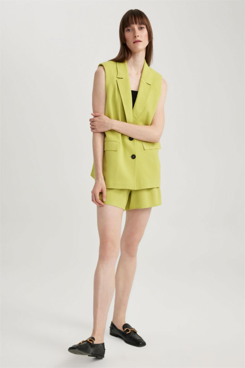 حريمي أخضر شورت كتان وايد ليج بخصر عالي