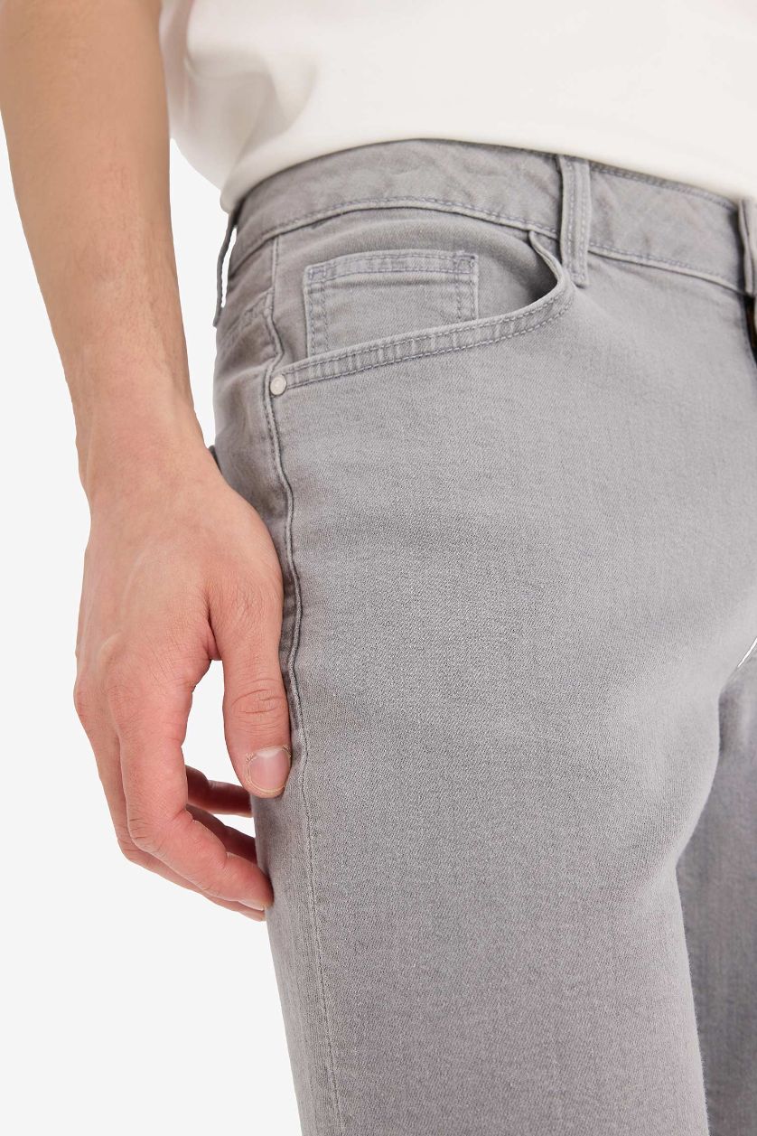 Erkek Gri Slim Fit Dar Kesim Jean Bermuda Şort