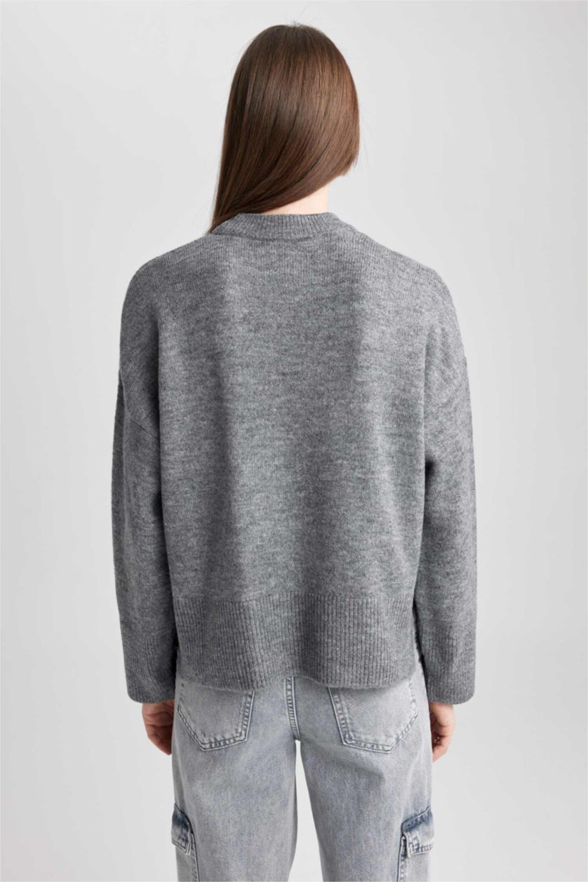 Kadın Gri Relax Fit Bisiklet Yaka Triko Kazak