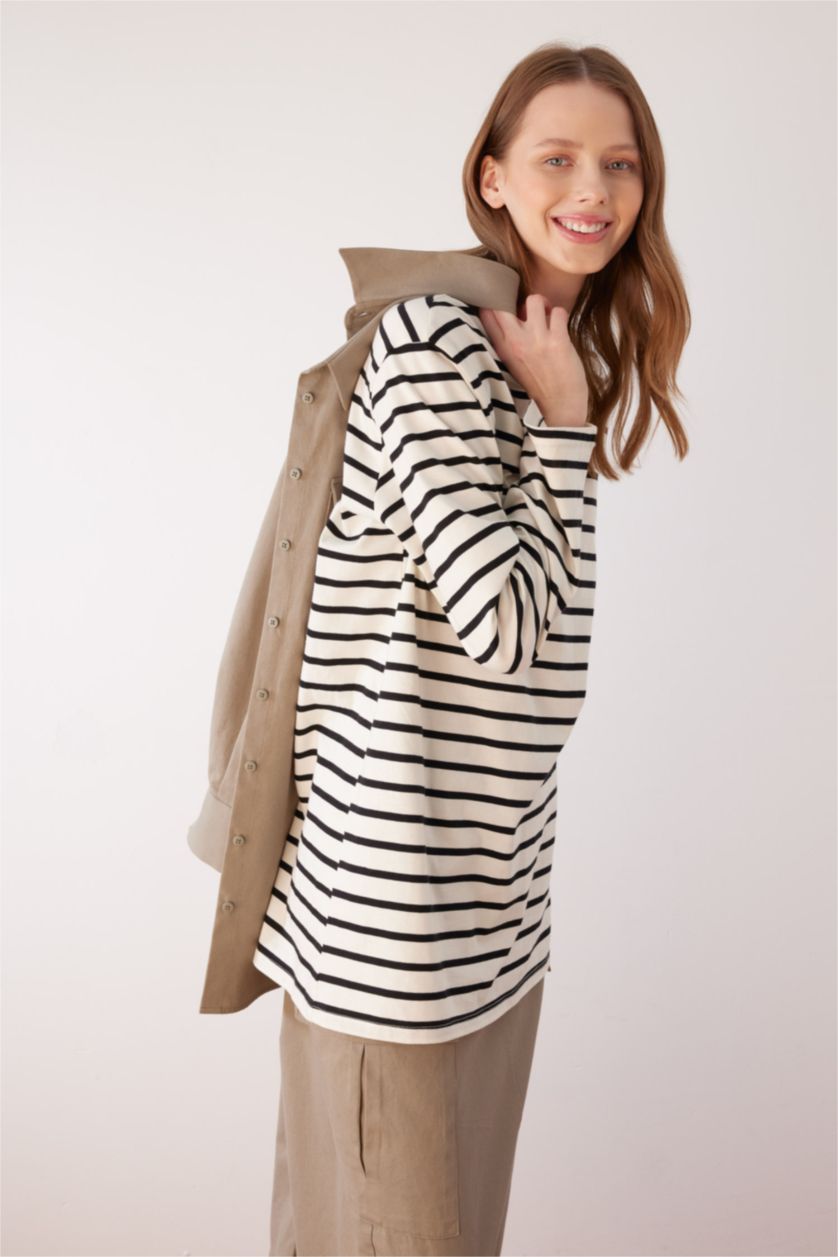 نساء بيج فاتح تونيك مخطط كم طويل وقصة عادية