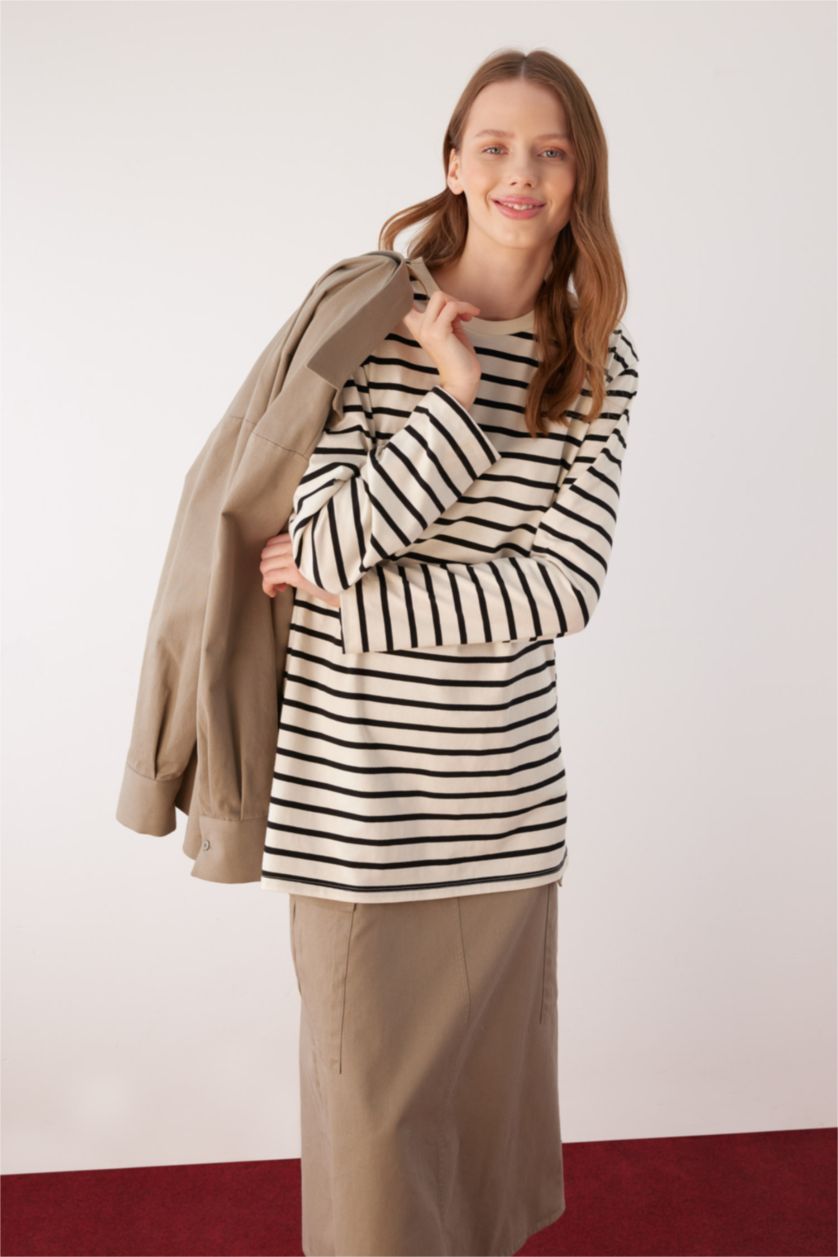 نساء بيج فاتح تونيك مخطط كم طويل وقصة عادية