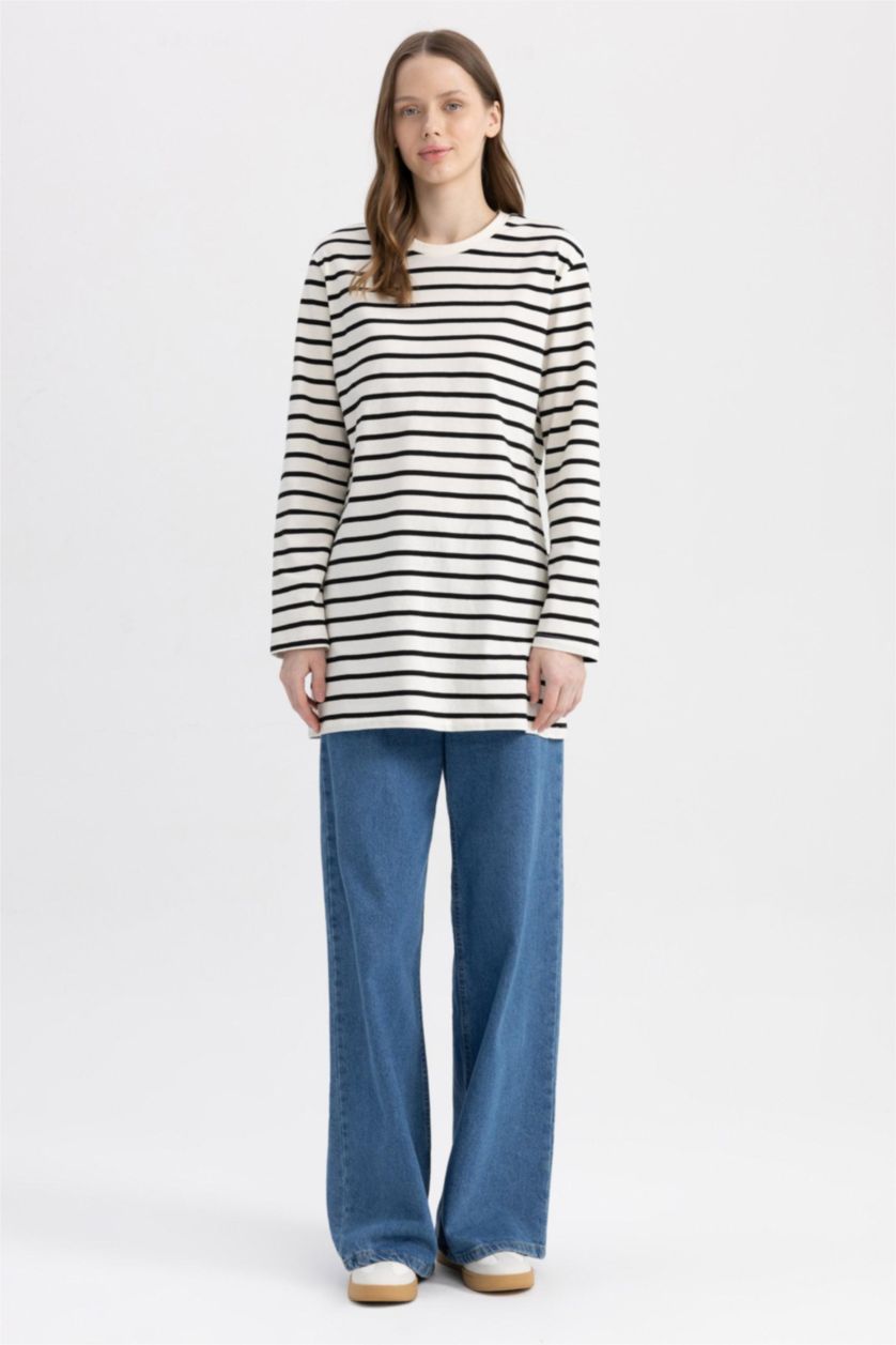 نساء بيج فاتح تونيك مخطط كم طويل وقصة عادية