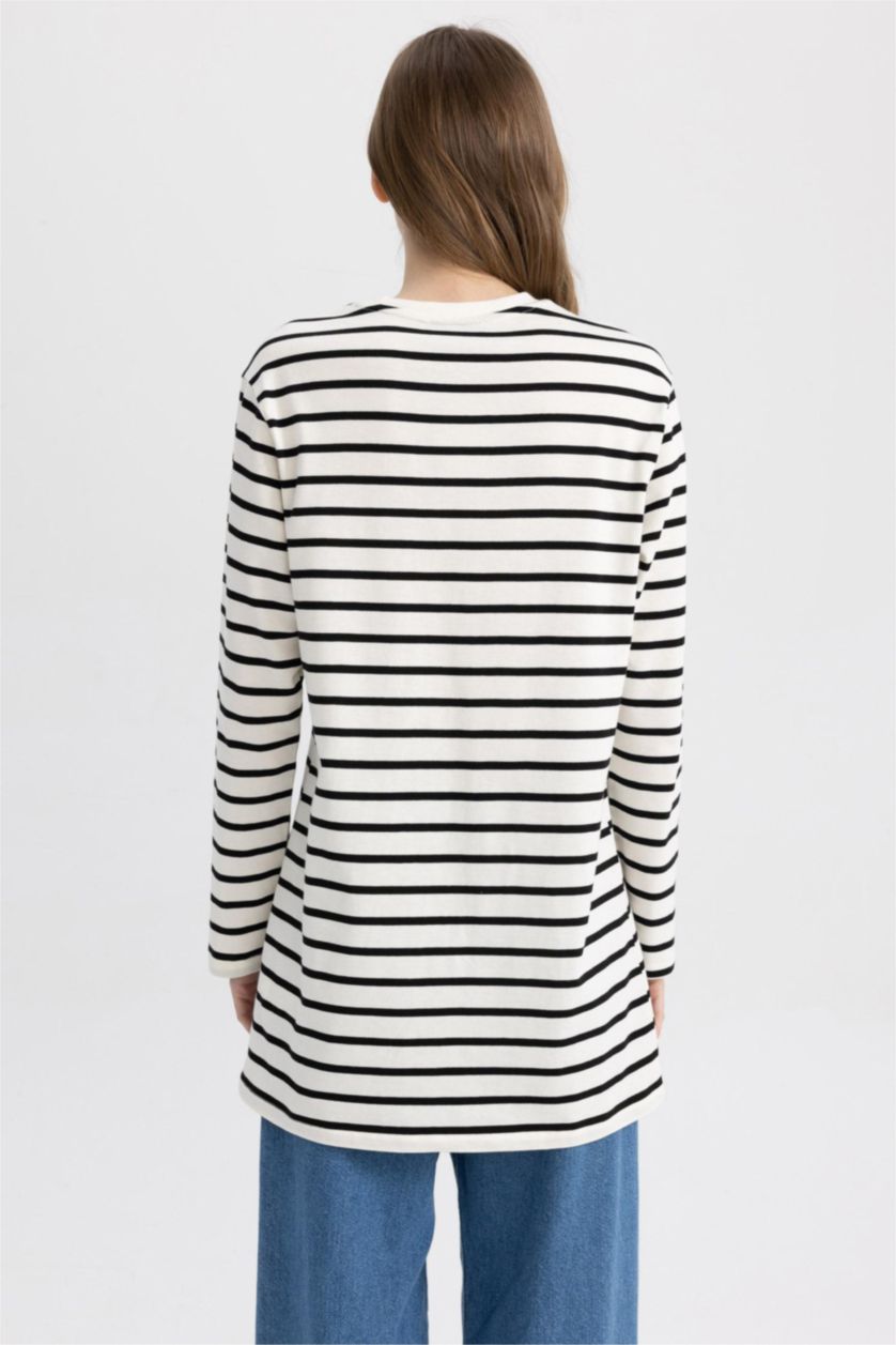 نساء بيج فاتح تونيك مخطط كم طويل وقصة عادية