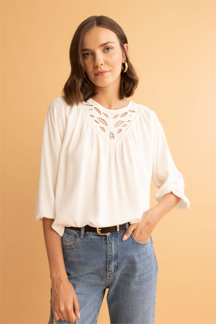 نساء بيج فاتح بلوزة قصة عادية وياقة مربعة