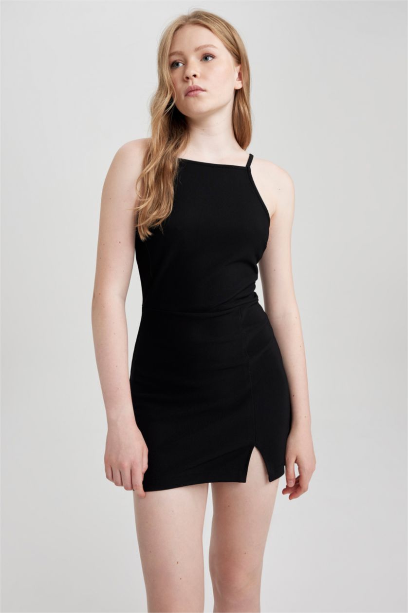 نساء أسود فستان قصير بديكون بحمالات مفصل بفتحة