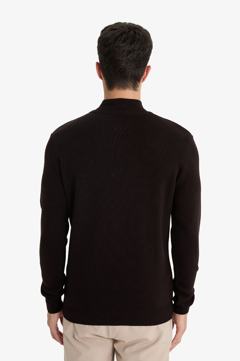 Erkek Kahve Standart Fit Yarım Fermuarlı Triko Kazak