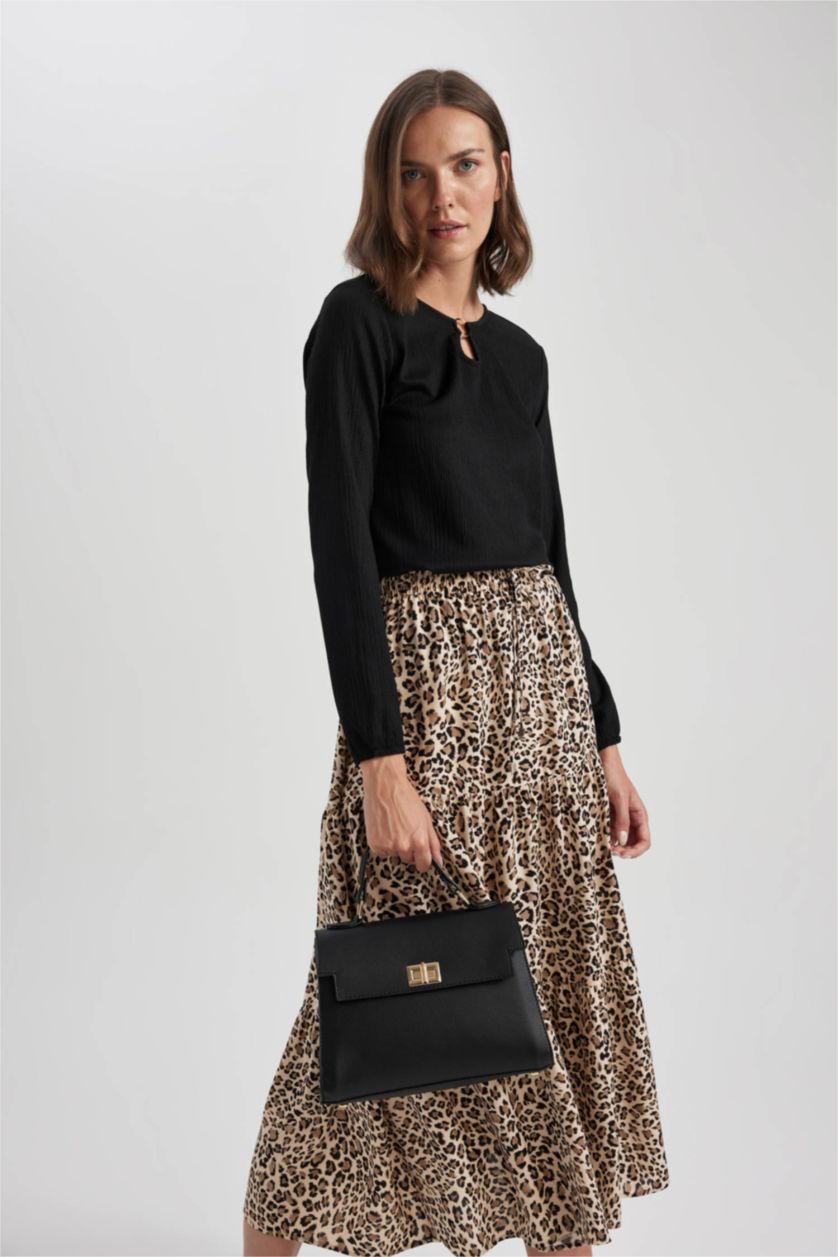 WOMAN Black Hand Bag