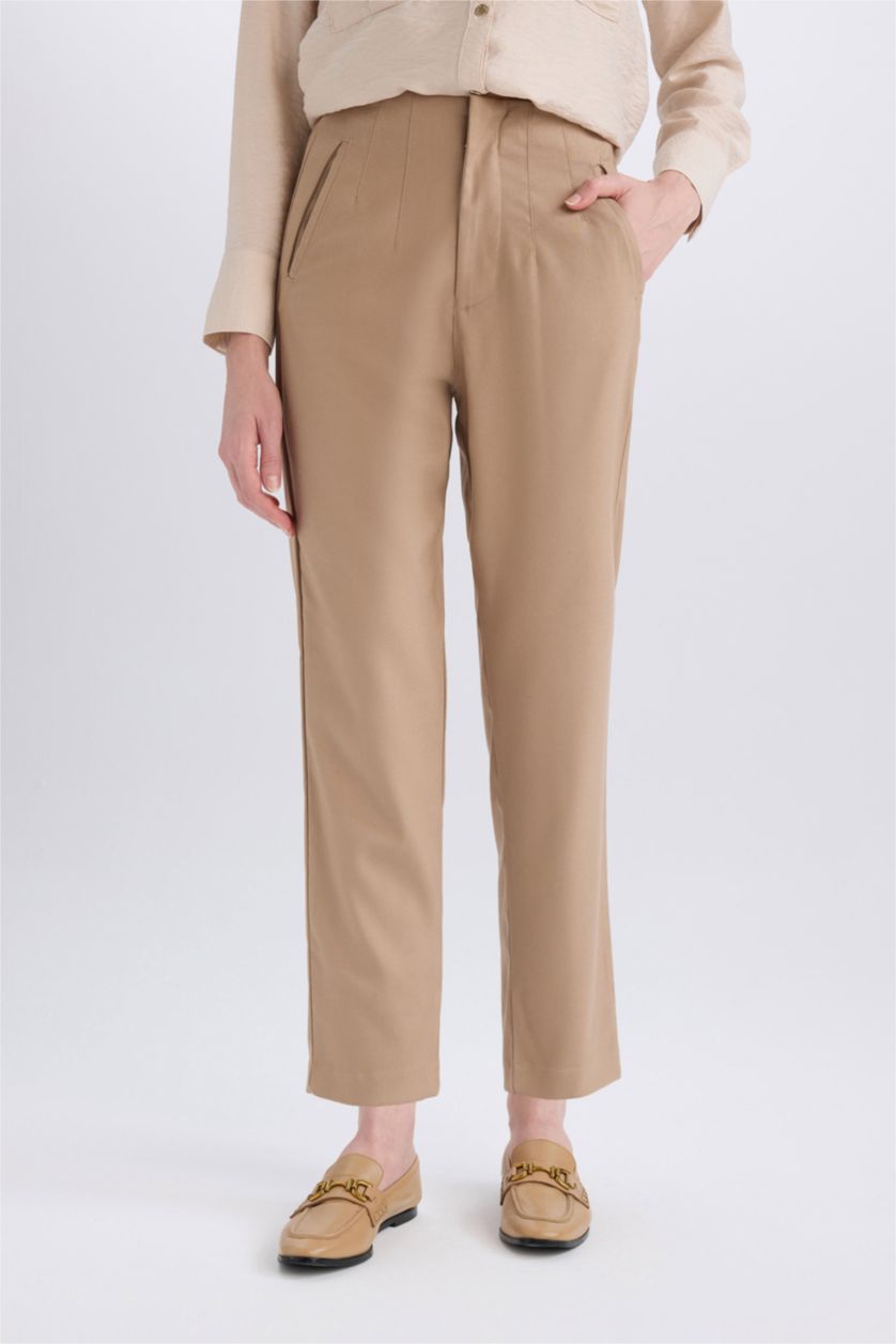 Kadın Vizon Slim Fit Dar Kesim Cepli Yüksek Bel Kısa Paça Basic Düz Kumaş Pantolon