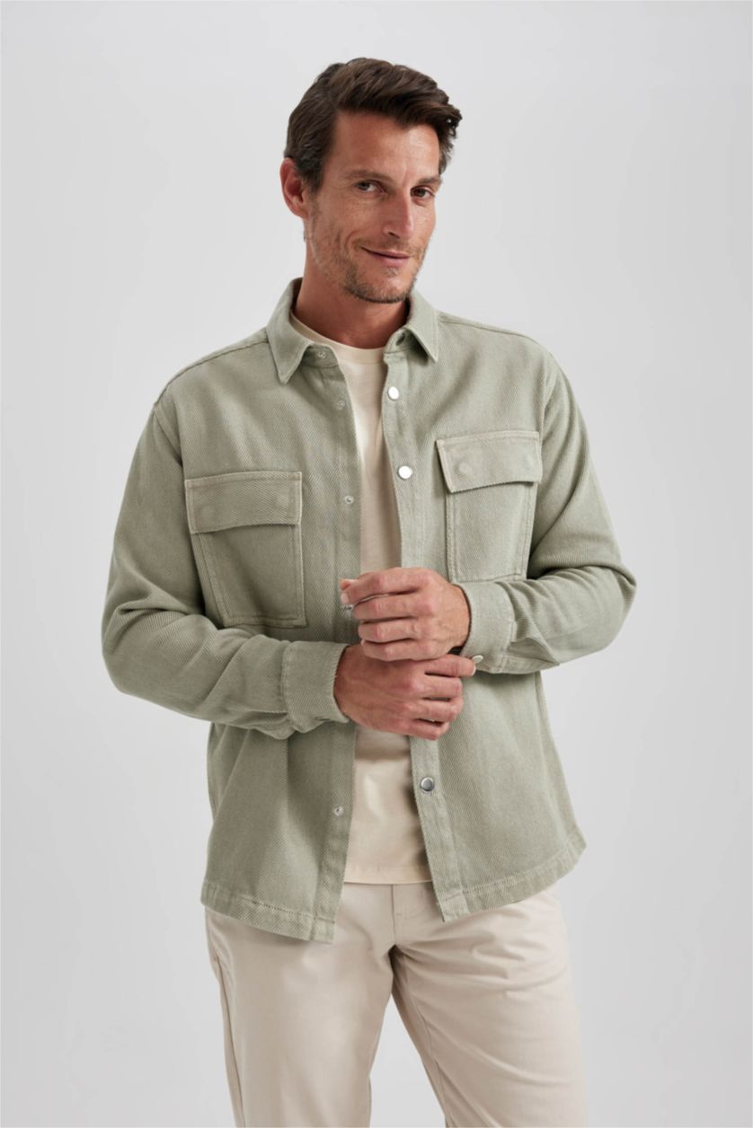 رجالي كاكي فاتح قميص بولو كم طويل قصة مريحة