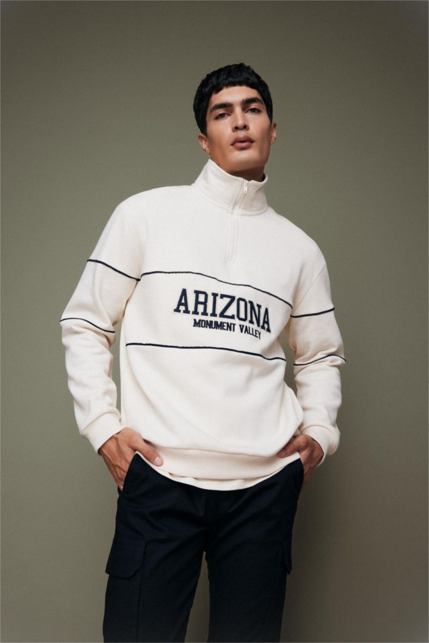 رجالي حجري فاتح سويت شيرت قصة مريحة هاي كول بنص بسوسته