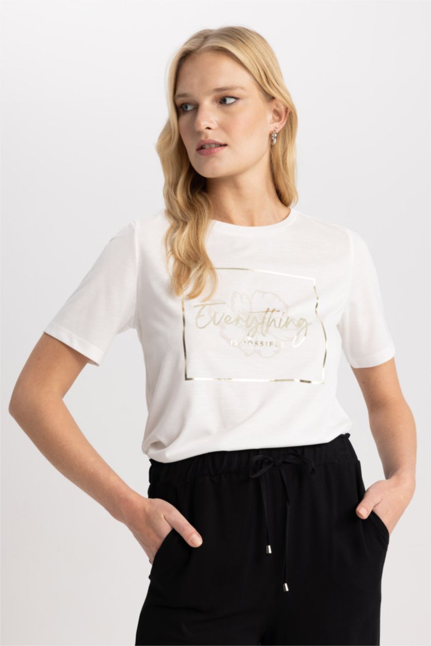 Kadın Ekru Regular Fit Bisiklet Yaka Çiçekli Kısa Kollu Tişört