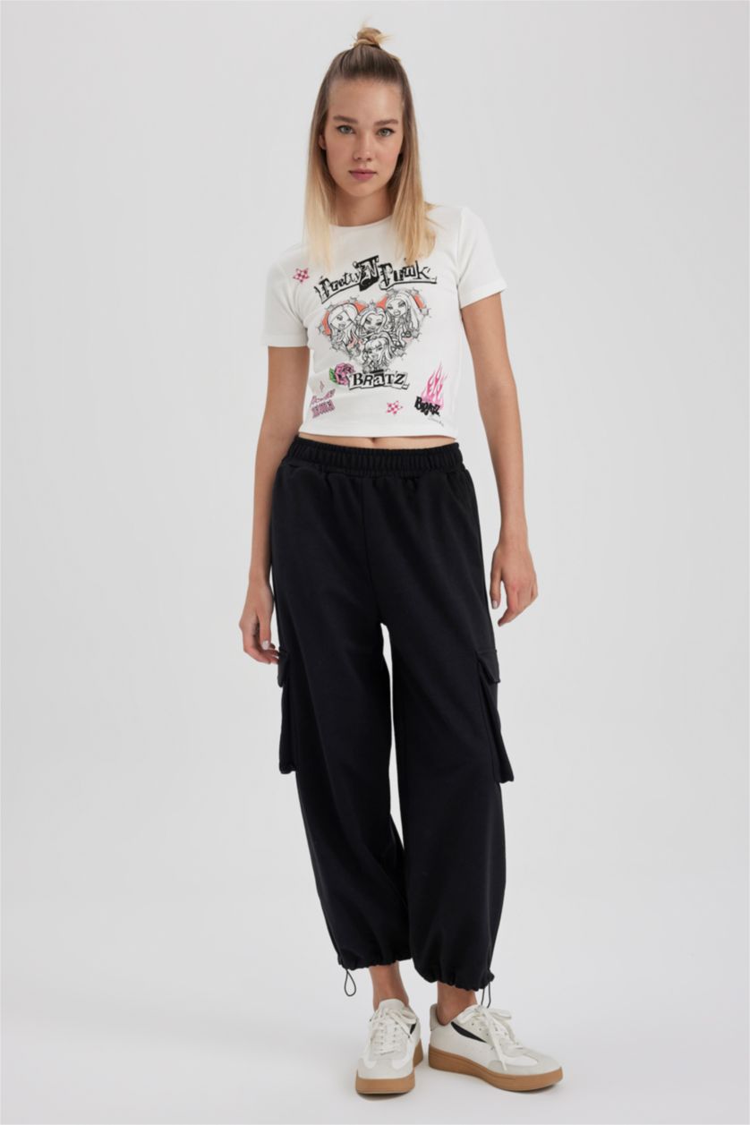 WOMAN White Bratz Licensed Fitted Short Sleeve Crop T-Shirt