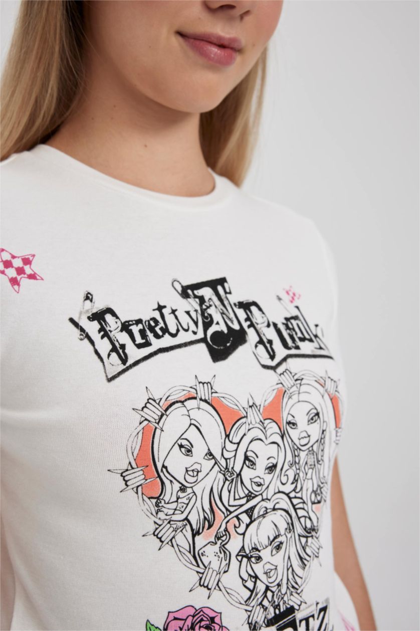 WOMAN White Bratz Licensed Fitted Short Sleeve Crop T-Shirt