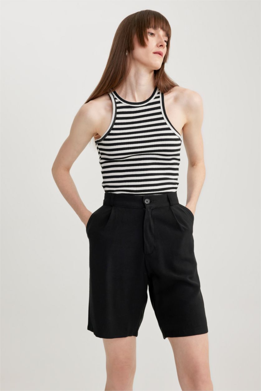 حريمي أسود شورت بجيب وخصر عالي