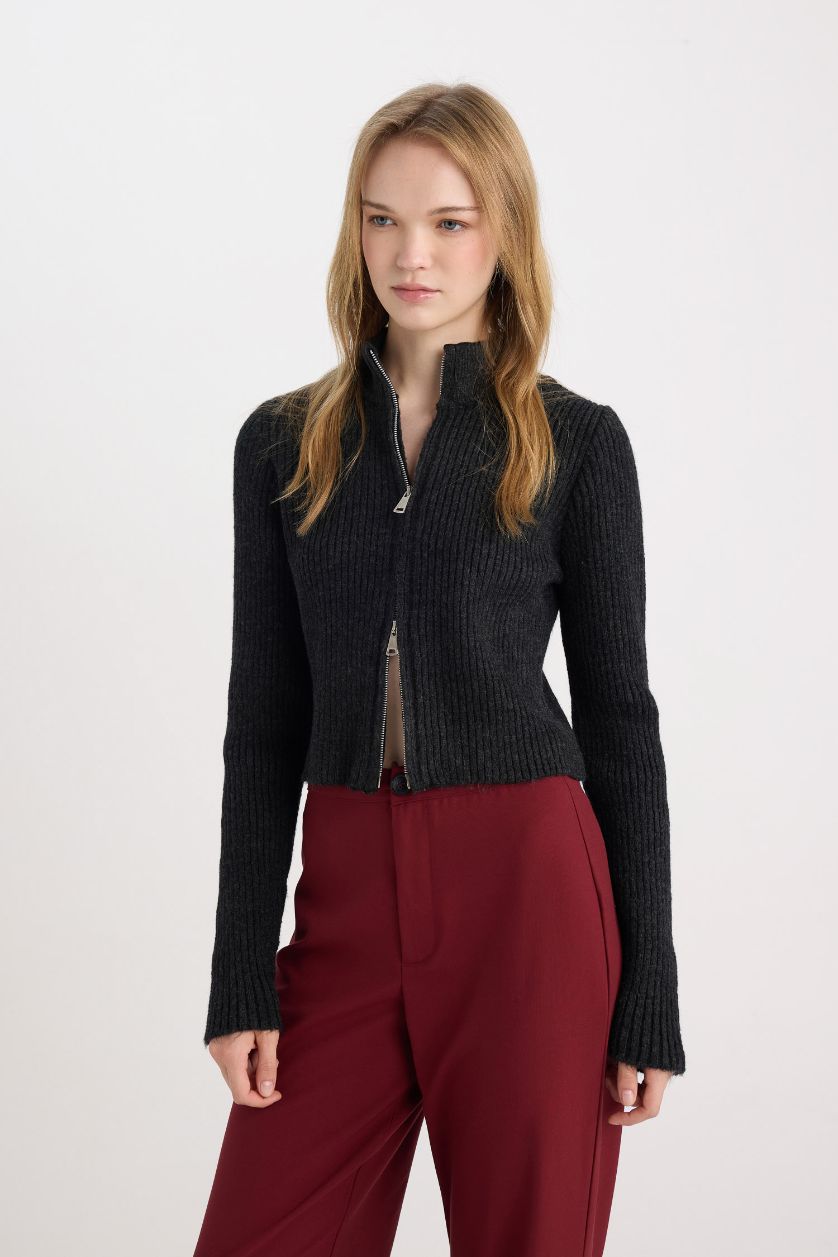 FEMME Anthracite Cardigan en Tricot à col roulé ajusté