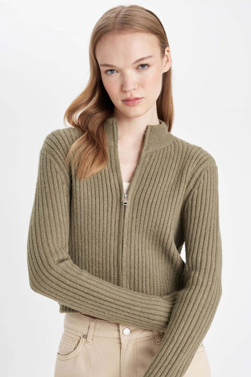 FEMME Kaki Cardigan en Tricot slim à demi-col roulé