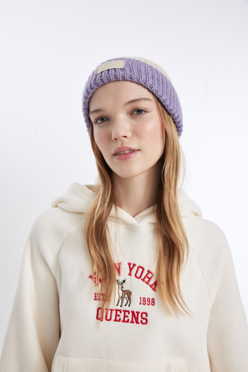 WOMAN Lilac Woman Woven Labeled Knitwear Beanie