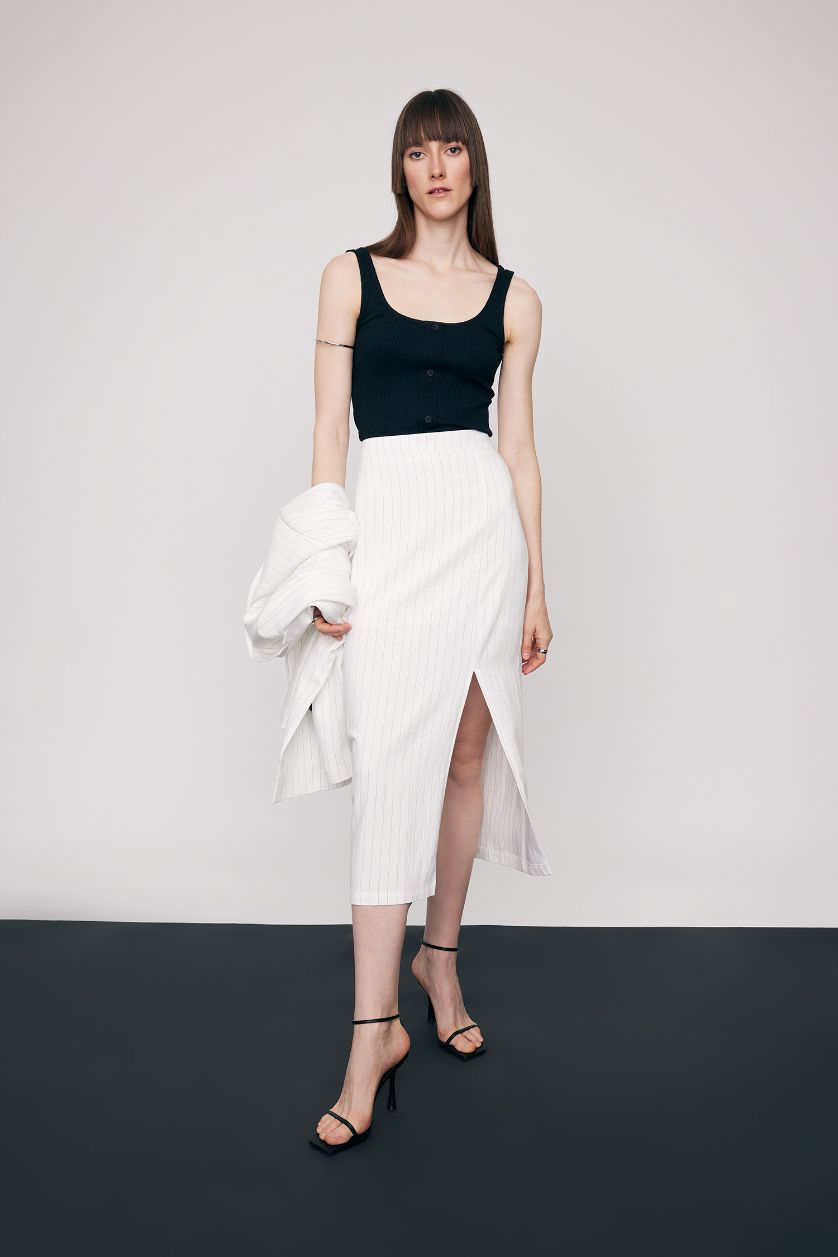 حريمي أبيض جيبة ميدي مخطط بخصر عادي بنصف بطانة