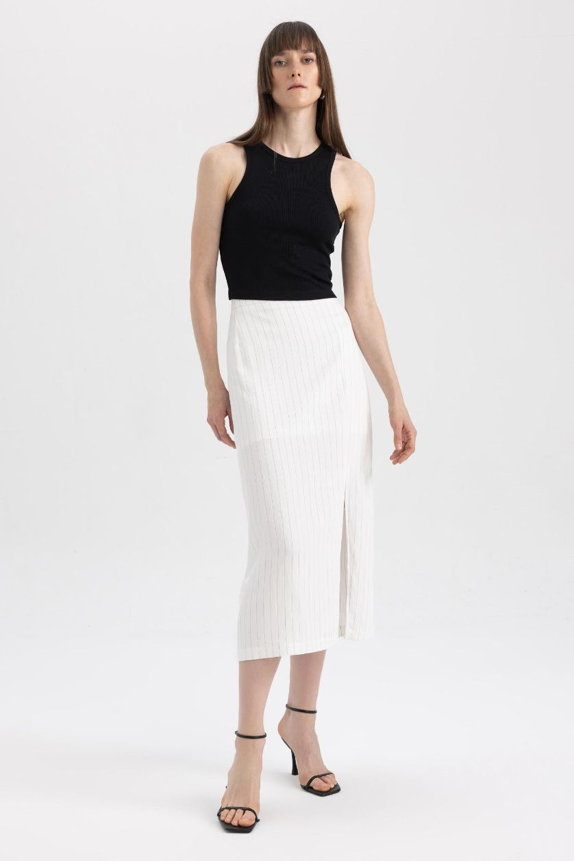 حريمي أبيض جيبة ميدي مخطط بخصر عادي بنصف بطانة