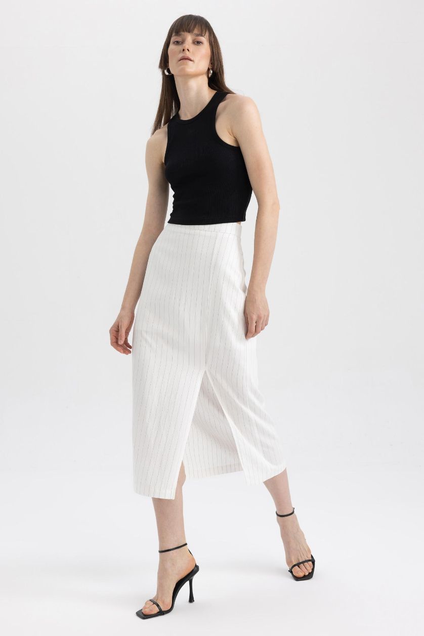 حريمي أبيض جيبة ميدي مخطط بخصر عادي بنصف بطانة