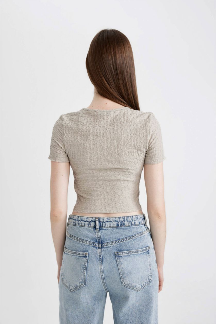 Kadın Açık Bej Fıtted Bisiklet Yaka Bürümcük Kısa Kollu Tişört
