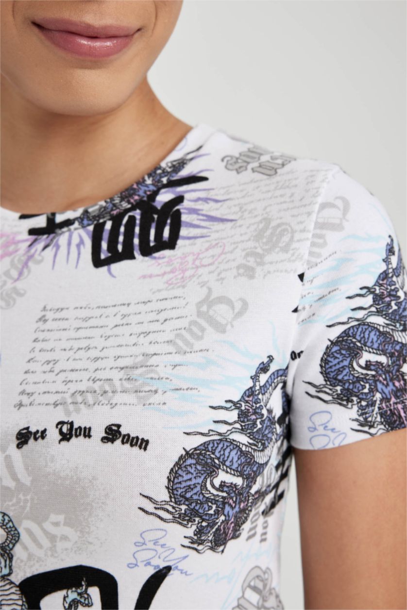 Kadın Kırık Beyaz Fıtted Desenli Ribana Kısa Kollu Tişört