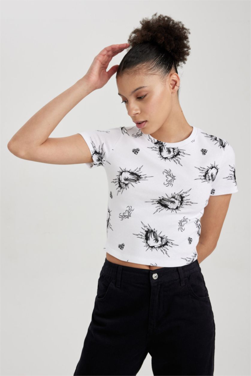 Kadın Siyah Fıtted Desenli Ribana Kısa Kollu Tişört