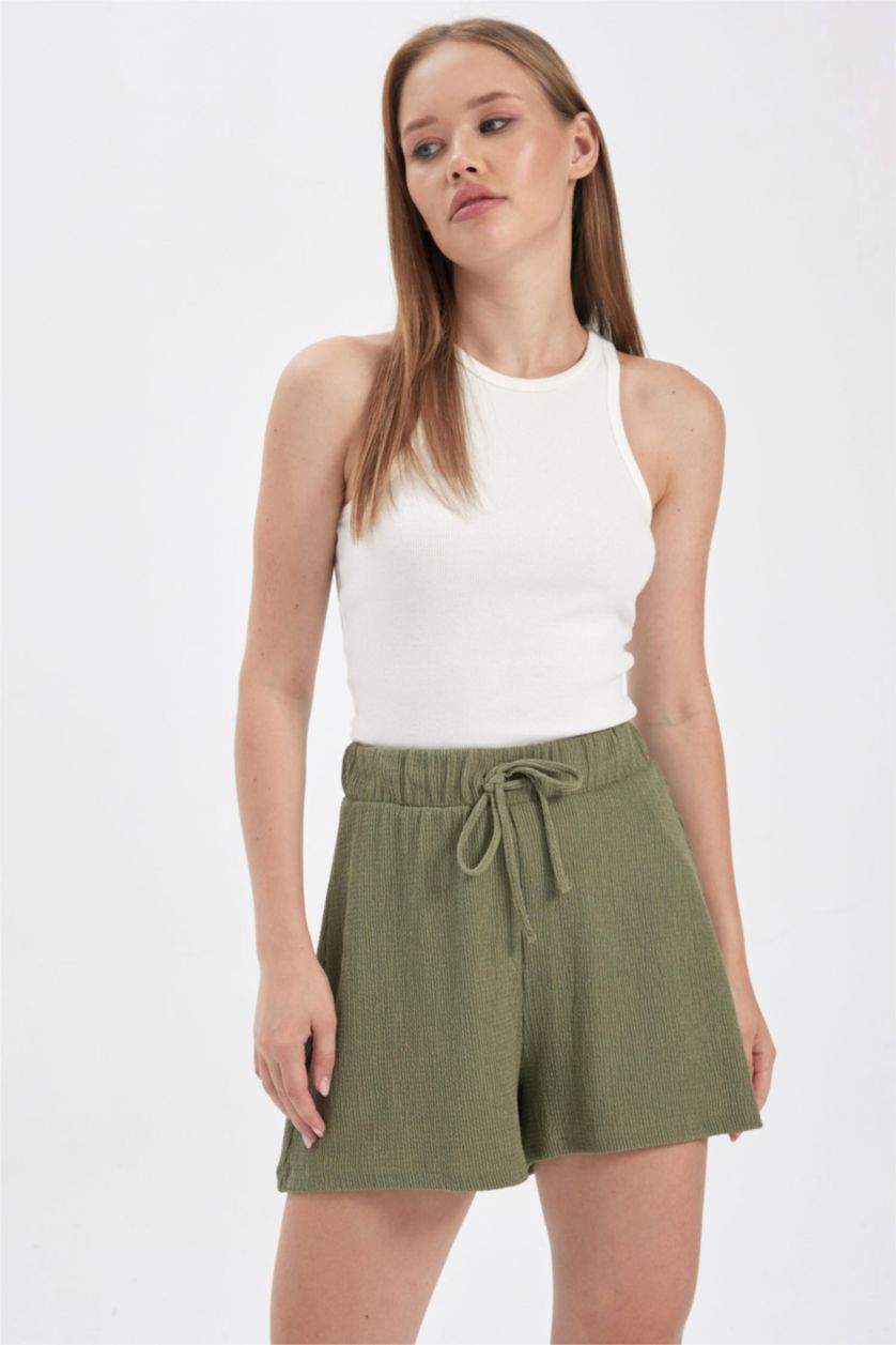 FEMME Kaki Short Coupe Relaxant