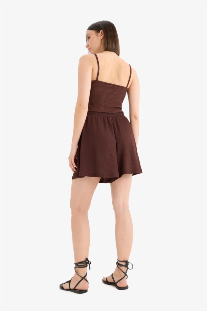 حريمي بني فاتح شورت منسوج قصة فضفاضة