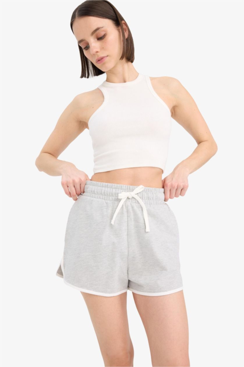 Kadın Gri Melanj Regular Fit Beli Lastikli Bağcıklı Kalın Mini Şort