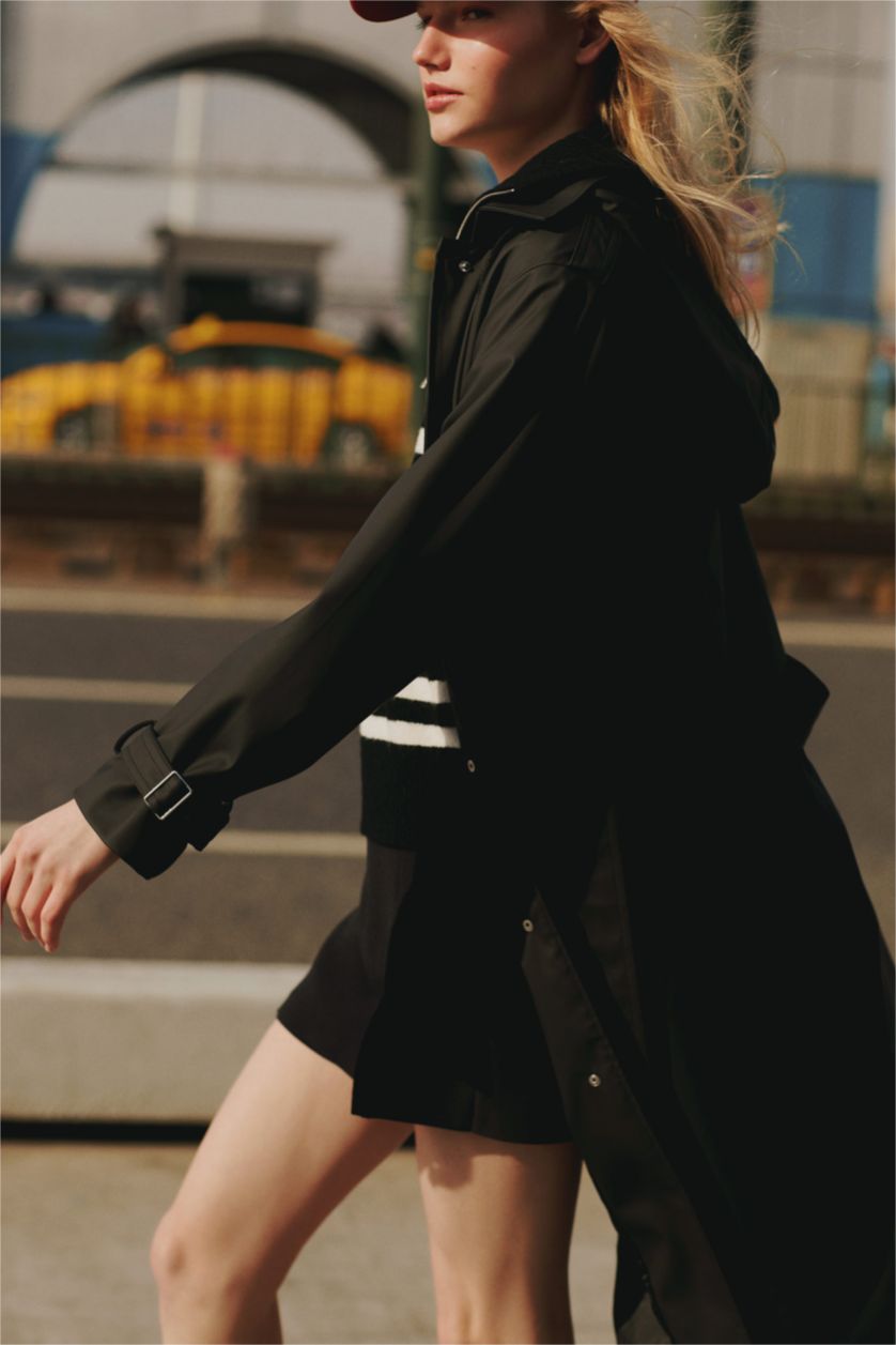 Kadın Siyah Su Geçirmez Yağmurluk