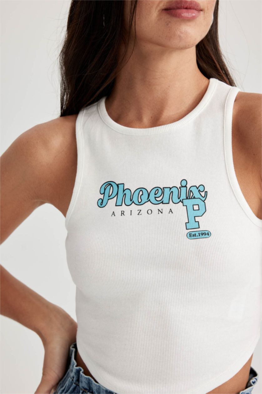 Woman White Fitted Printed Crew Neck Crop Singlet