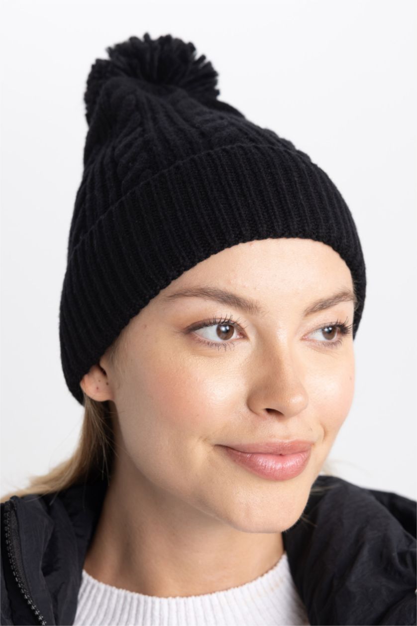 WOMAN Black Woman Beret