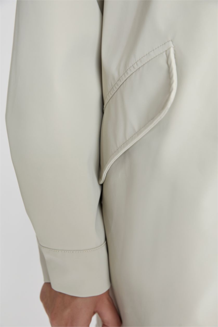 Kadın Ekru Su Geçirmez Oversize Geniş Kalıp Kapüşonlu Fermuar Kapamalı Cepli Uzun Mevsimlik Yağmurluk