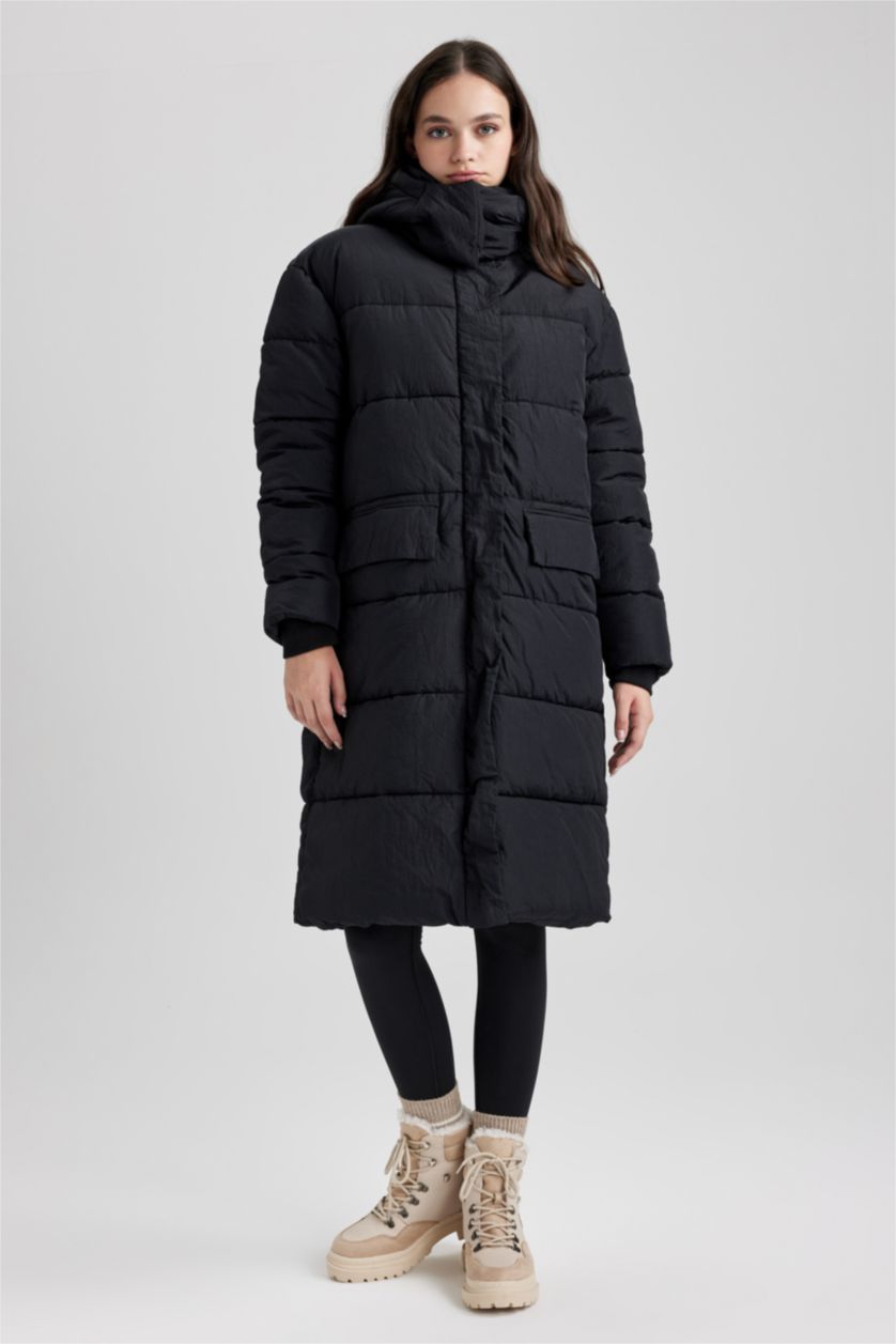 WOMAN Black Waterproof Regular Fit Puffer Jacket