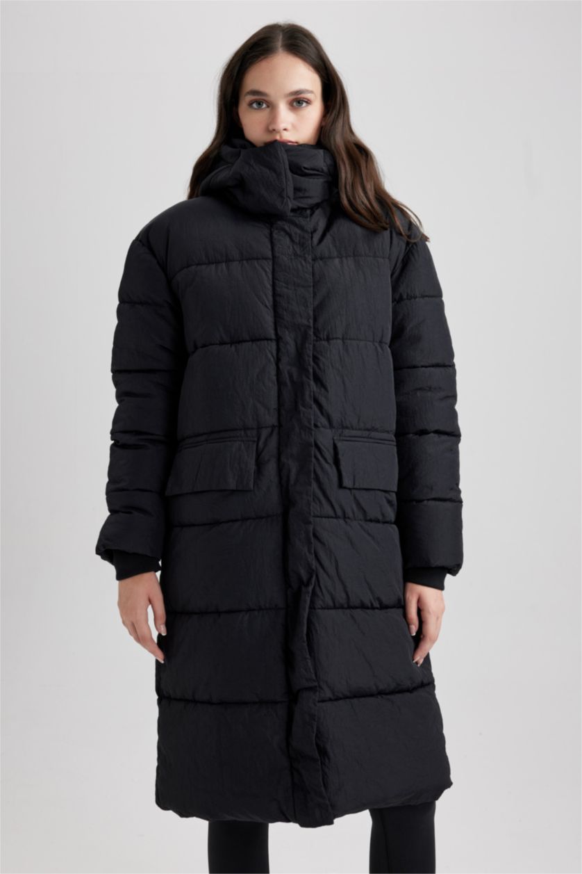 WOMAN Black Waterproof Regular Fit Puffer Jacket