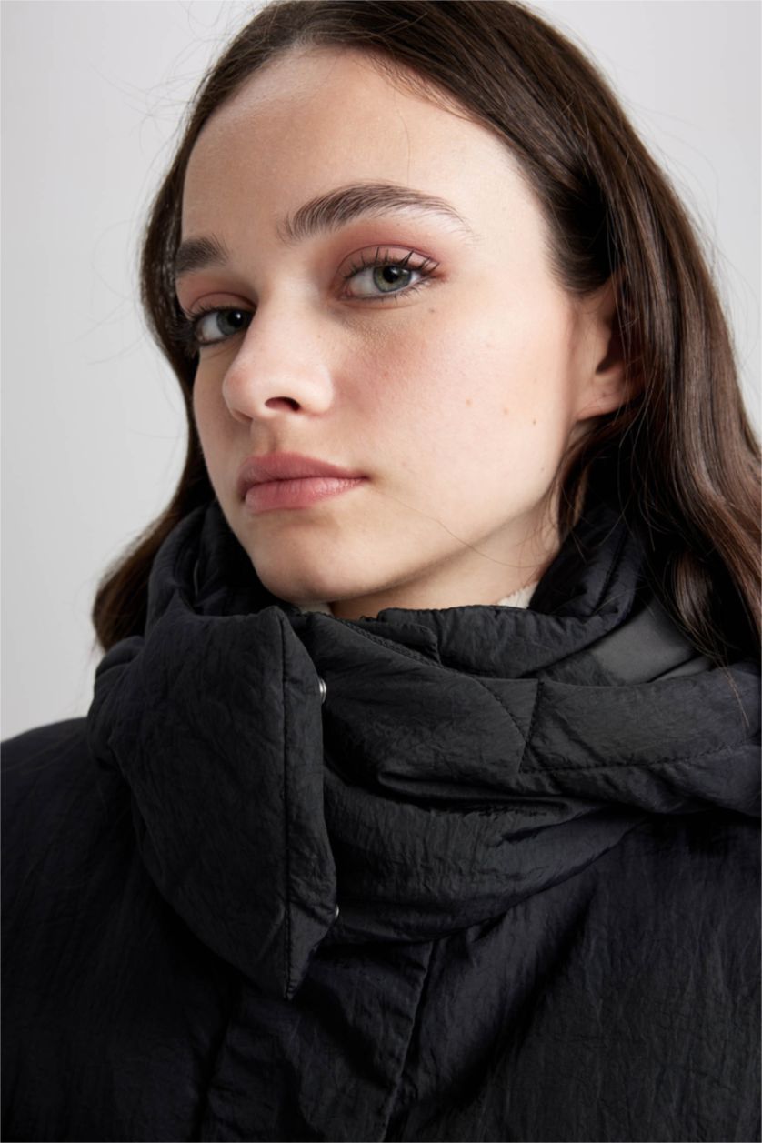 WOMAN Black Waterproof Regular Fit Puffer Jacket