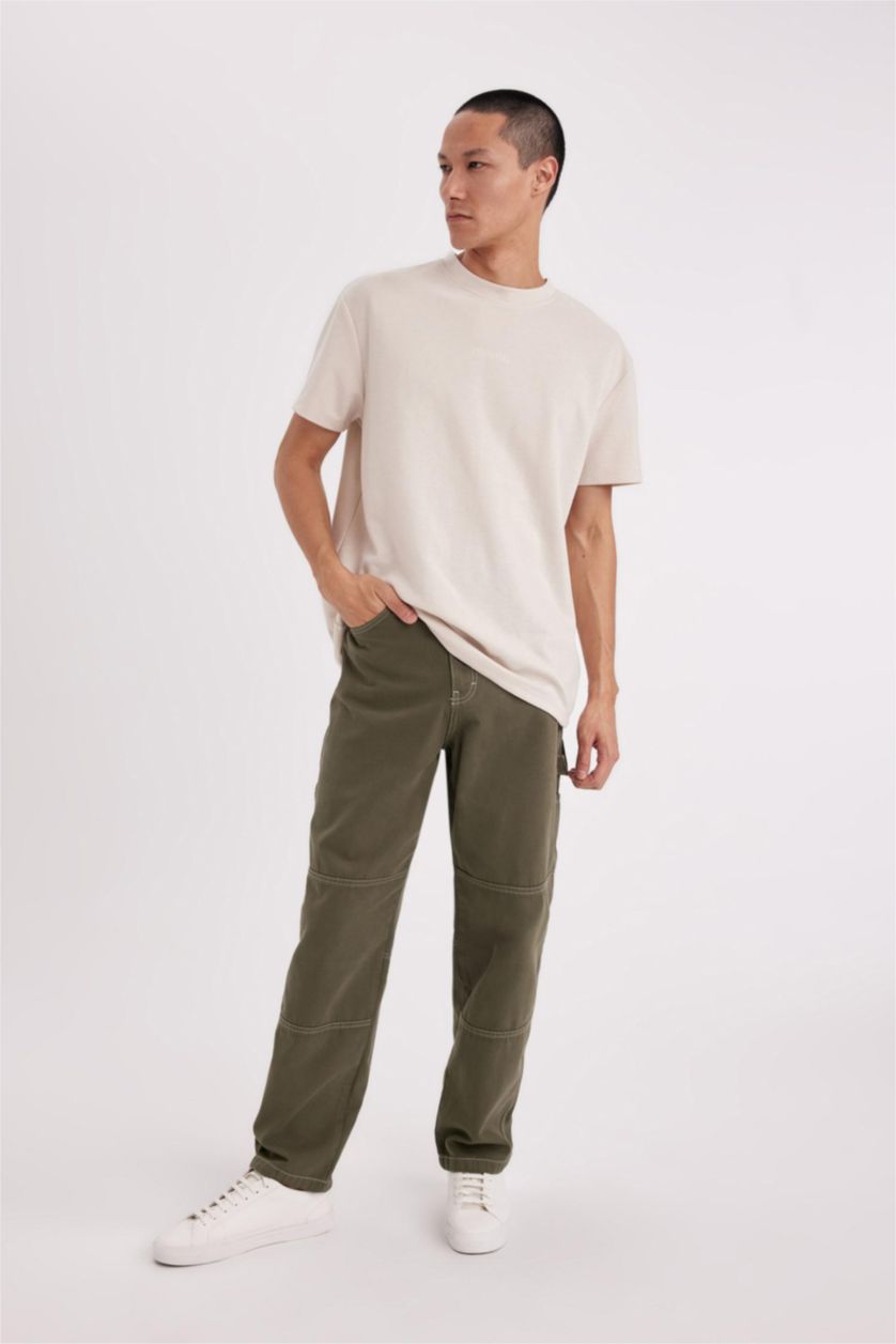 رجال اللون الرملي تي شيرت مطبوع قصة عادية برقبة مستديرة