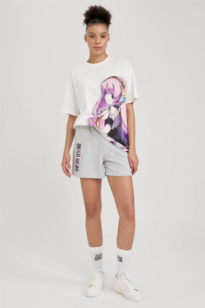 Kadın Kırık Beyaz Oversıze Kısa Kollu Tişört