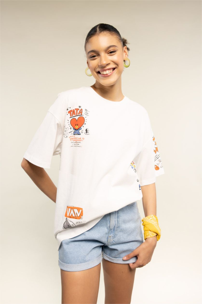 Kadın Kırık Beyaz Oversıze Kısa Kollu Tişört