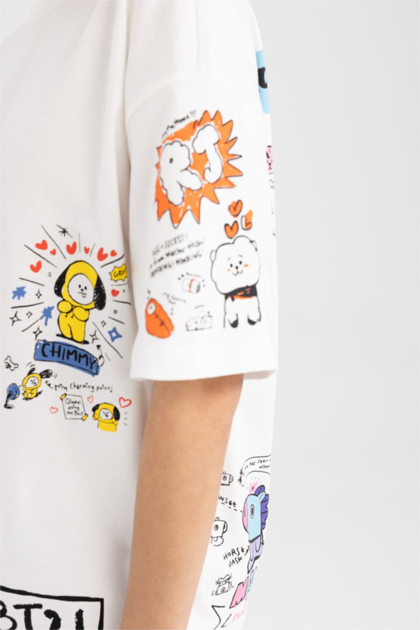 Kadın Kırık Beyaz Oversıze Kısa Kollu Tişört